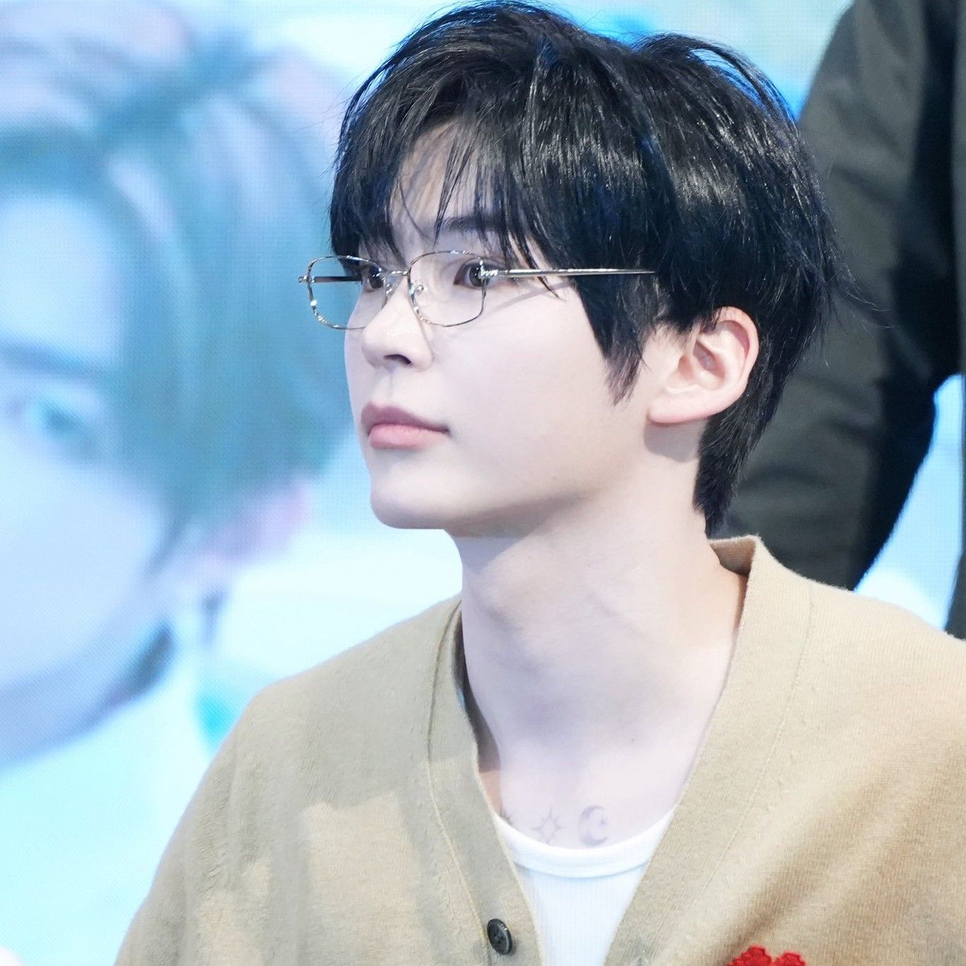 Latest photo of Sung Hanbin (ZEROBASEONE)