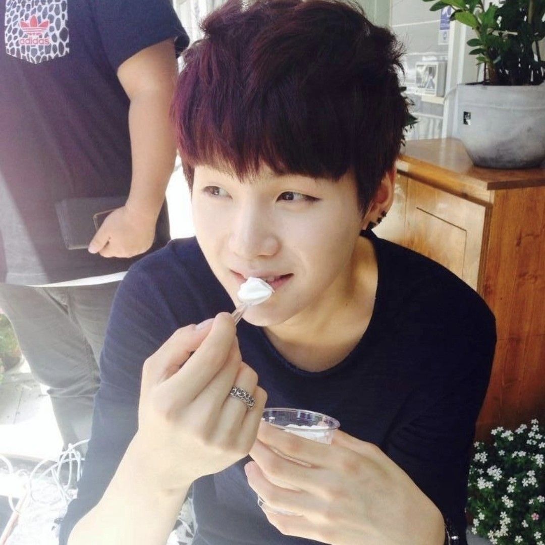 A moment captured by SUGA (BTS)'s fan