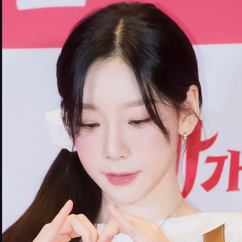 Latest photo of Taeyeon (Girls' Generation)