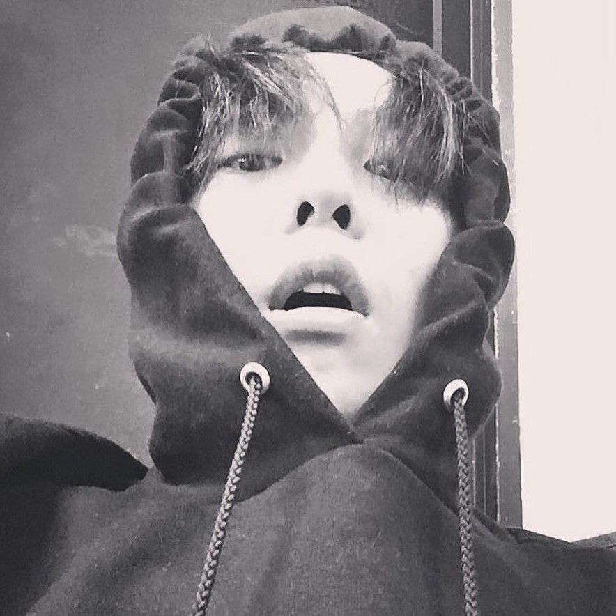 Behind-the-scenes cut of G-DRAGON (BIGBANG)