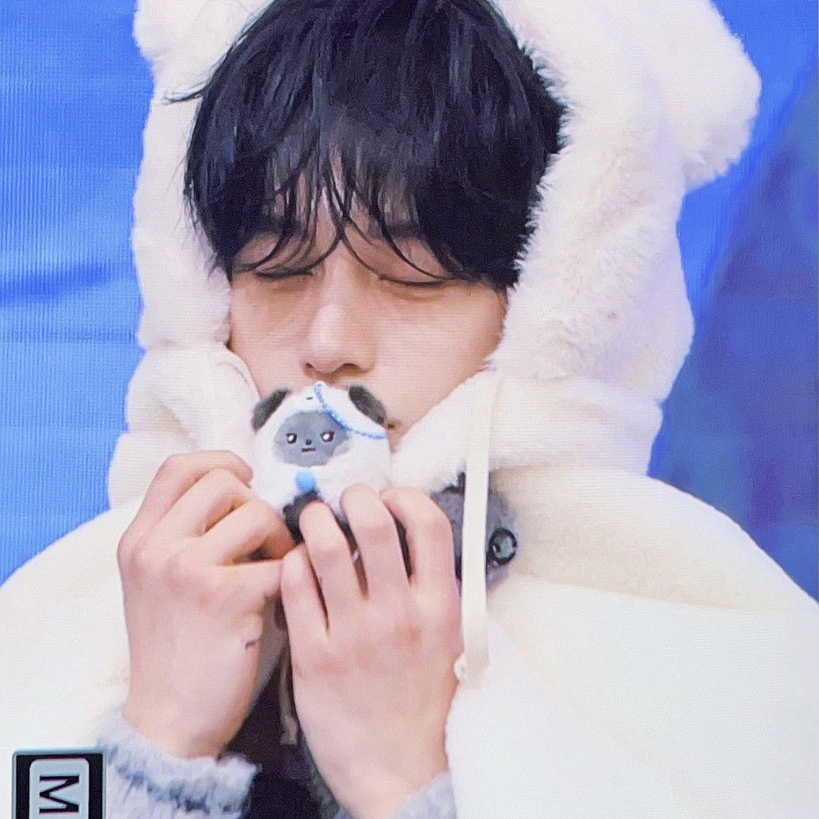 A moment captured by Kim Jiwoong (ZEROBASEONE)'s fan