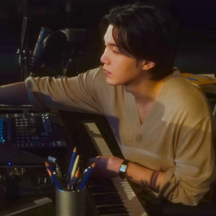 SUGA (防弹少年团)的最新活动照片