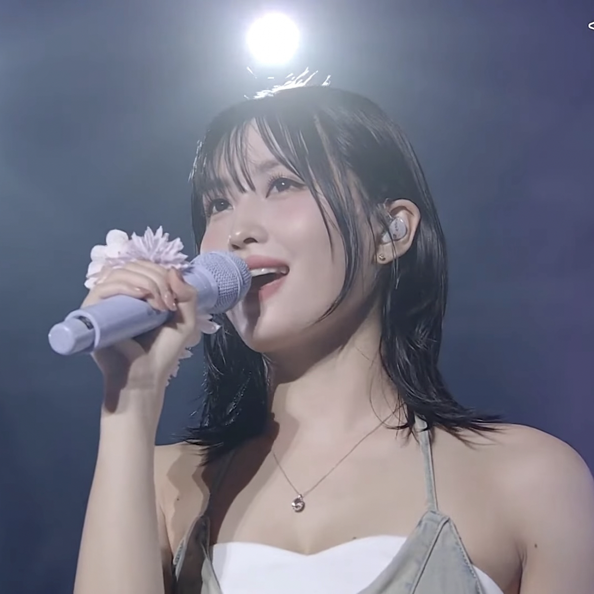 モモ (TWICE)の最新写真