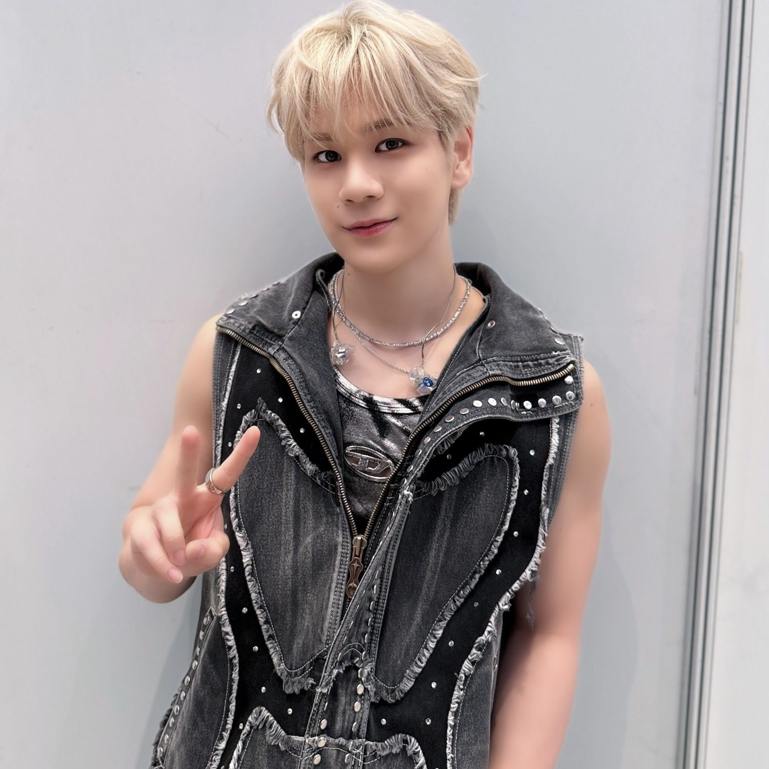 Recent activity shot of Mamehara Issei (JO1)