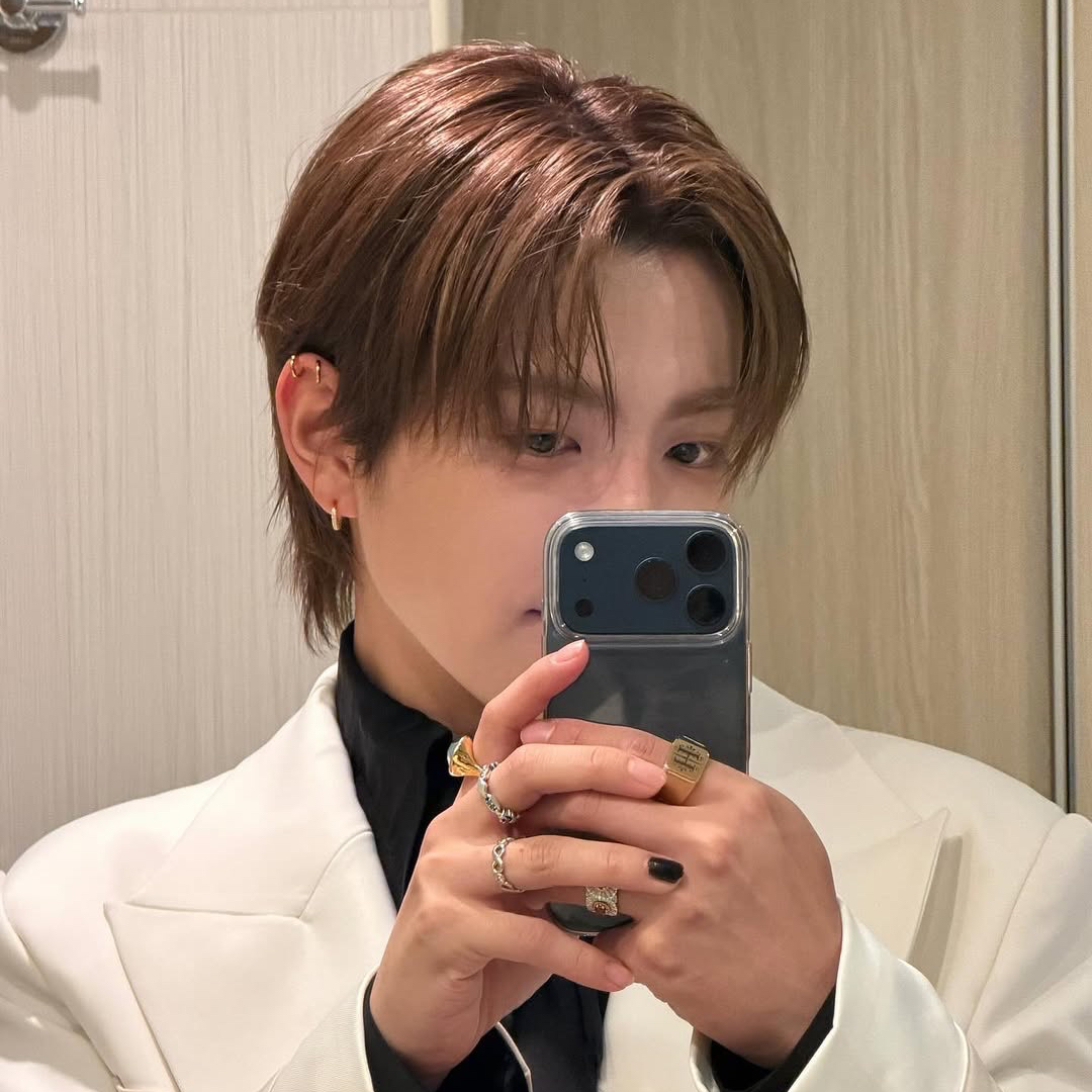 弘中 (ATEEZ)的最新活动照片