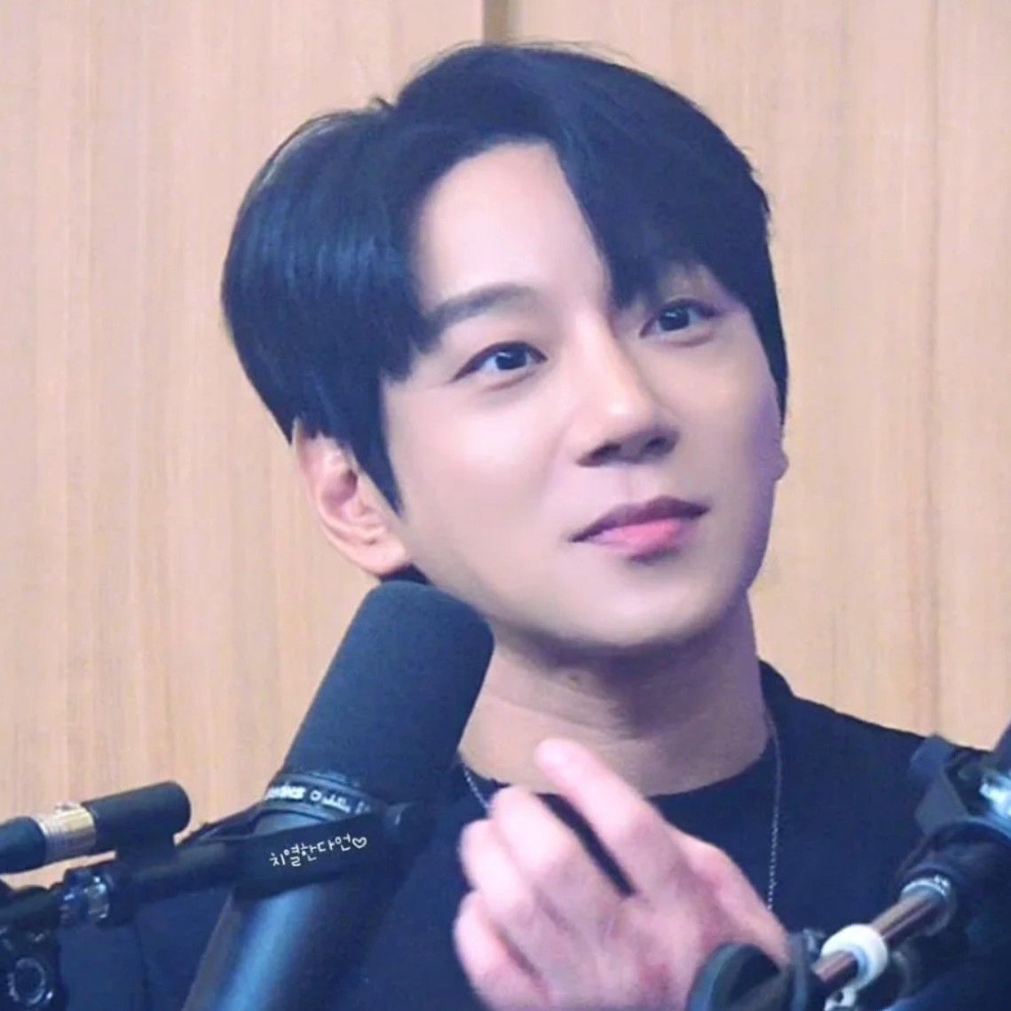 Latest photo of Hwang Chiyeol