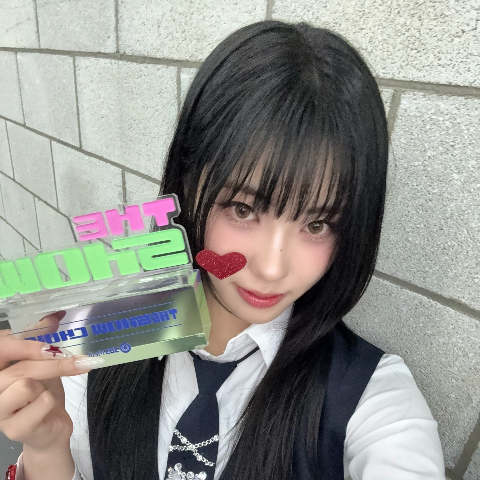 Behind-the-scenes cut of Koko (izna)