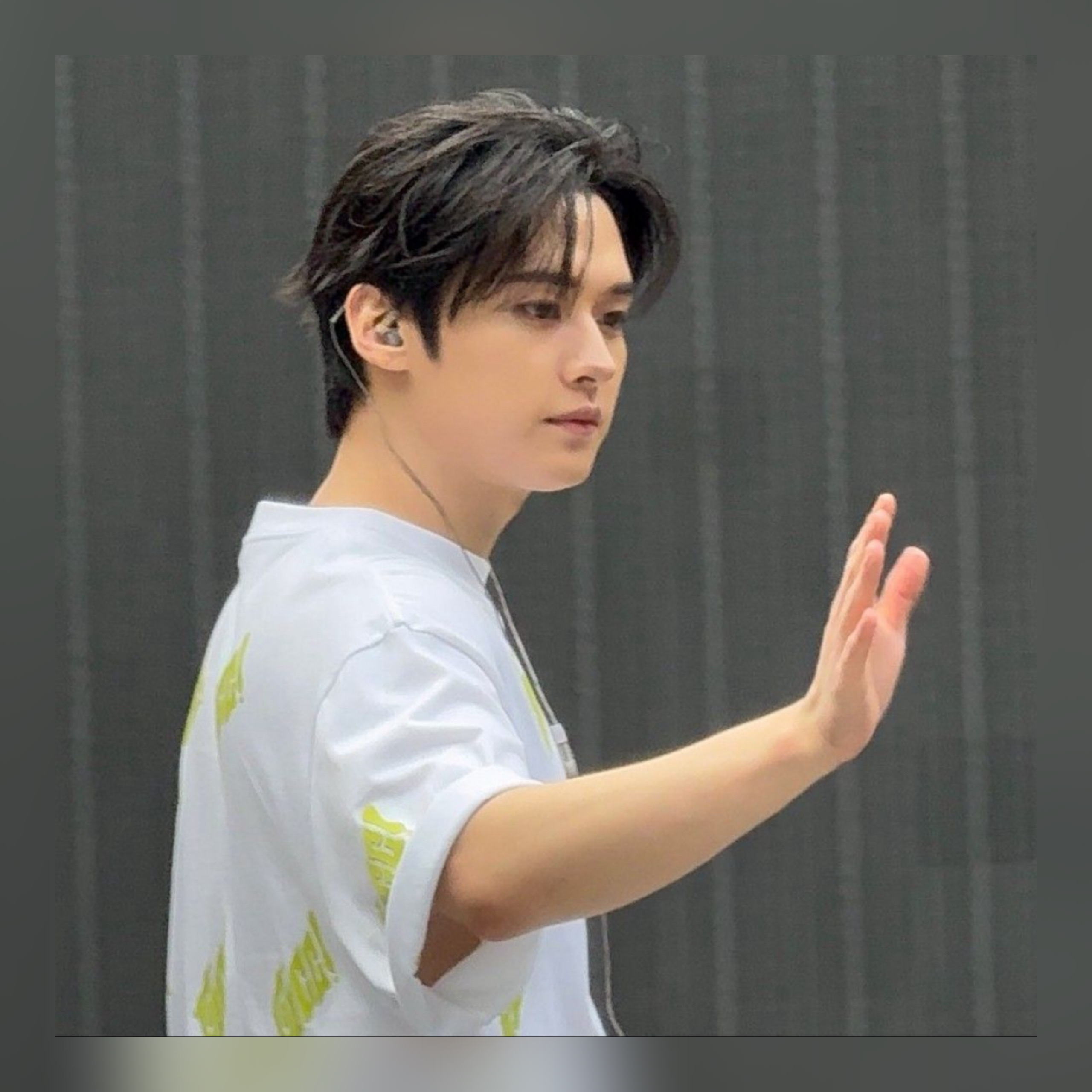 Lee Know (Stray Kids)的幕後花絮