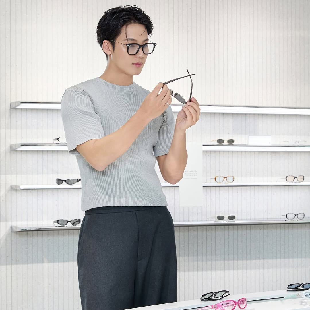 Recent activity shot of Mingyu (SEVENTEEN)