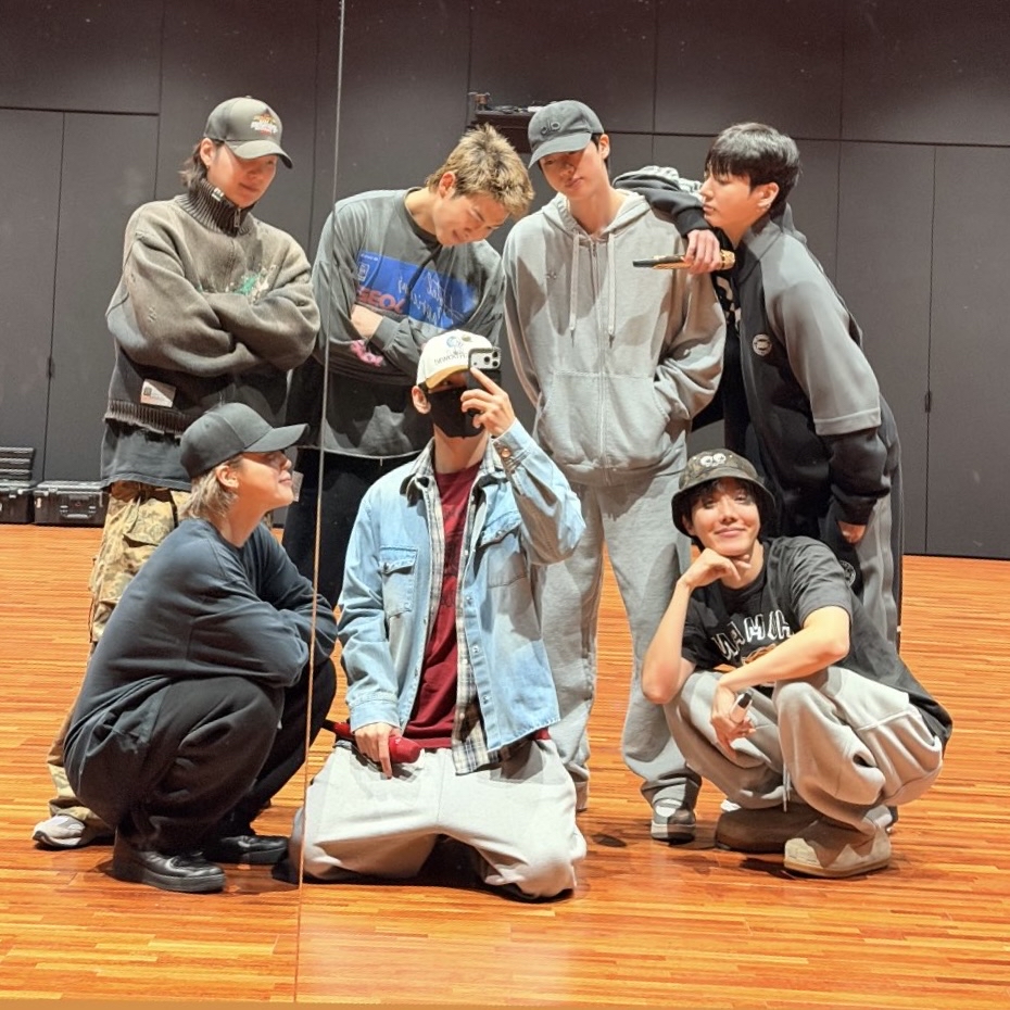 Behind-the-scenes cut of RM (BTS)