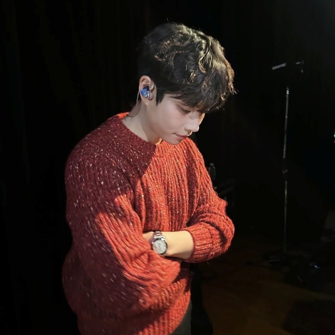 Behind-the-scenes cut of MJ (ASTRO)