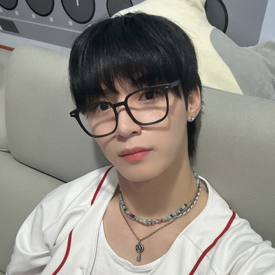 Behind-the-scenes cut of HANGYEOM (OMEGA X)