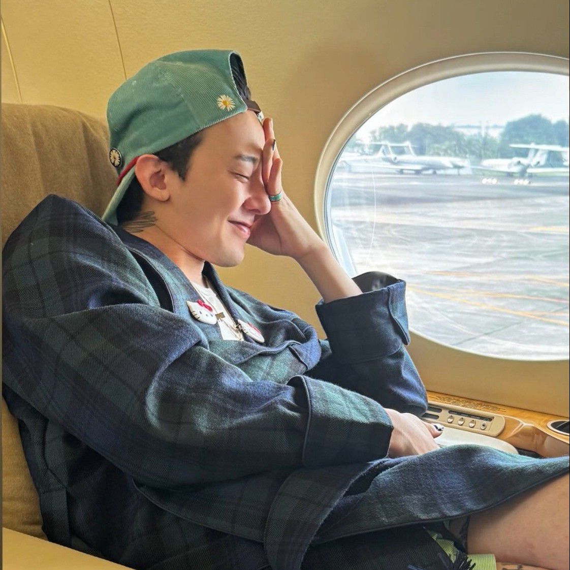 Recent activity shot of G-DRAGON (BIGBANG)