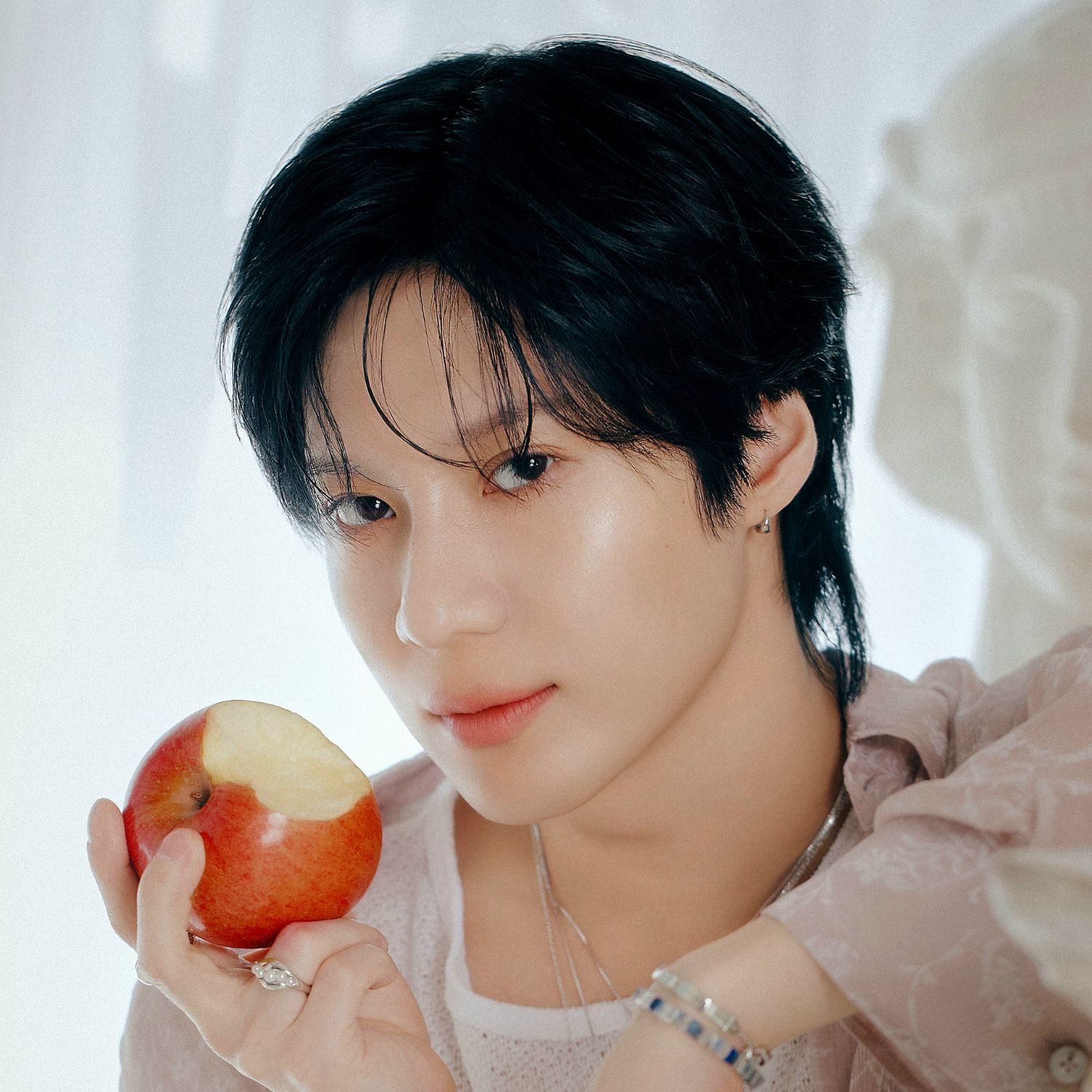 Behind-the-scenes cut of Taemin (SHINee)