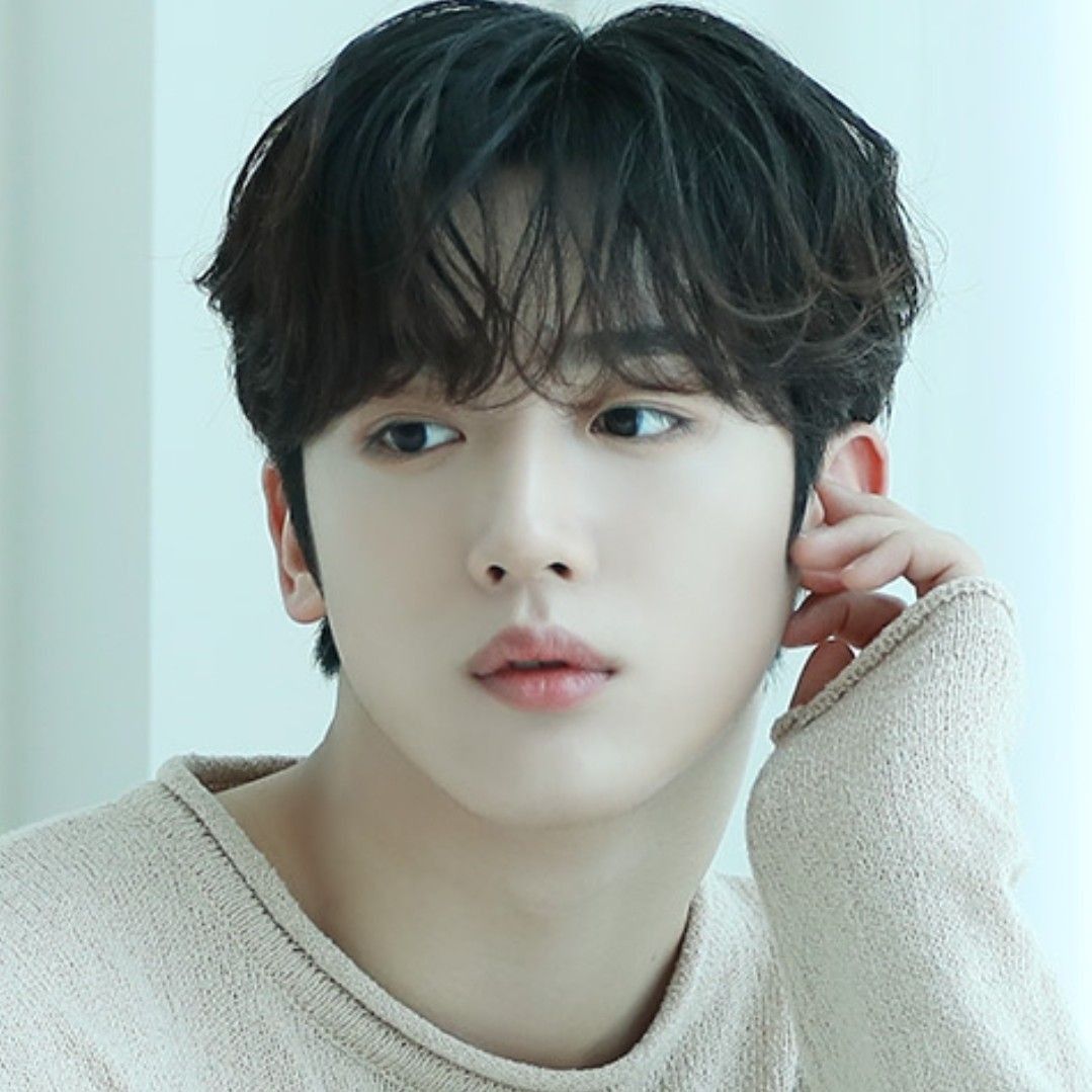 A moment captured by Kim Yohan (WEi)'s fan
