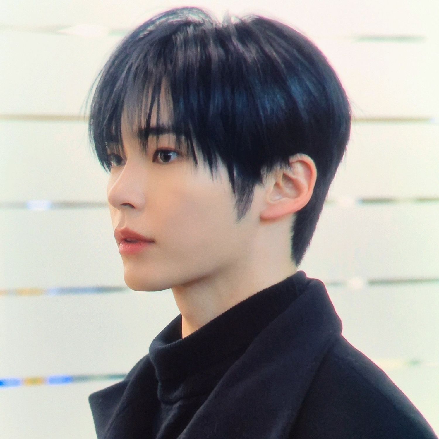 Behind-the-scenes cut of Sung Hanbin (ZEROBASEONE)