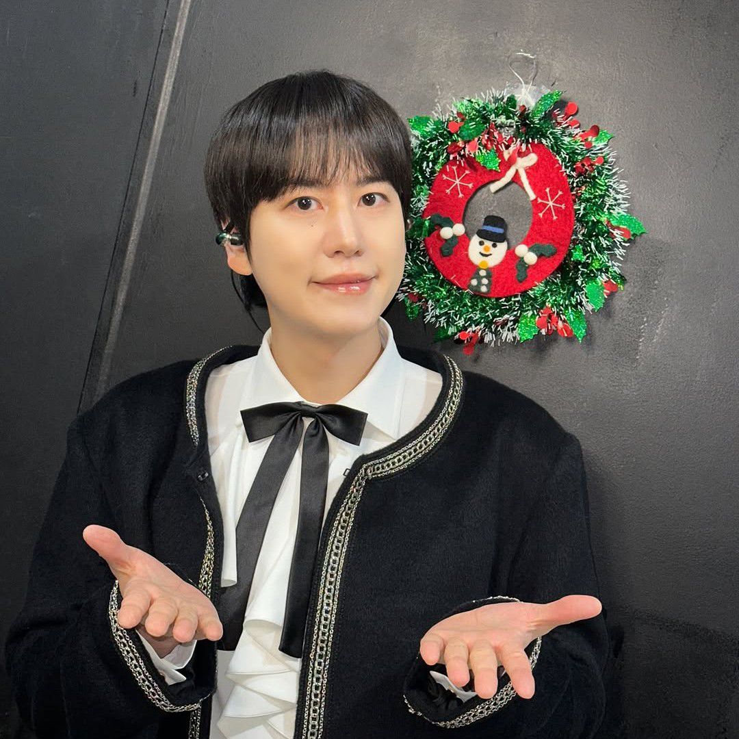 Behind-the-scenes cut of Kyuhyun (Super Junior)