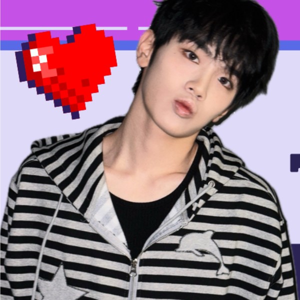 Signature photo of Kim Taerae (ZEROBASEONE) capturing their charm