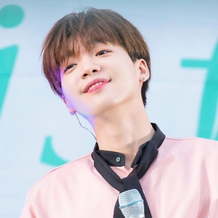 A moment captured by Jeong Sewoon's fan