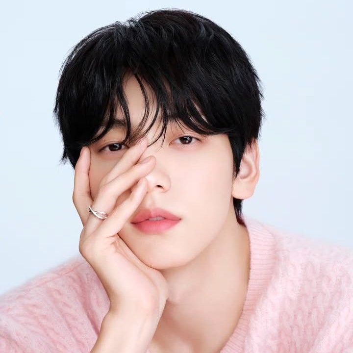 Foto terbaru Soobin (TOMORROW X TOGETHER)