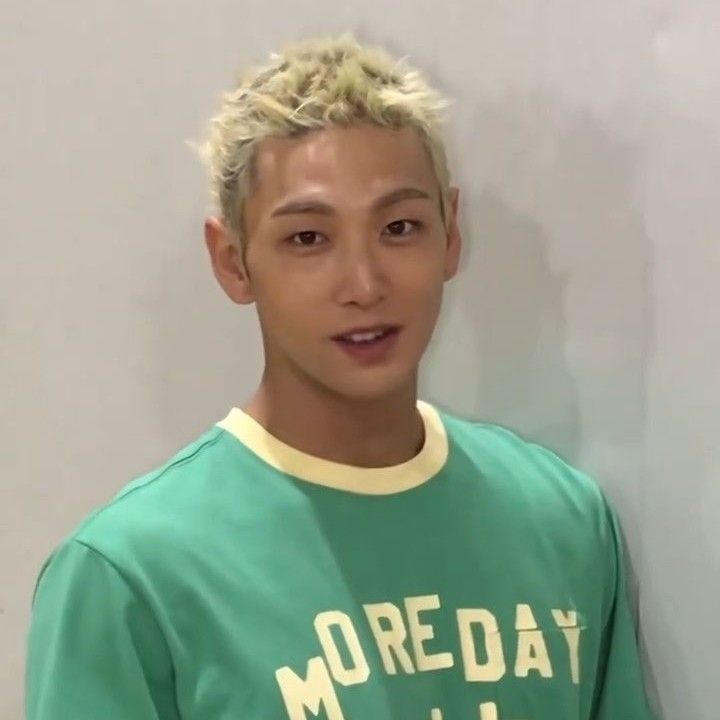 Behind-the-scenes cut of Baekho