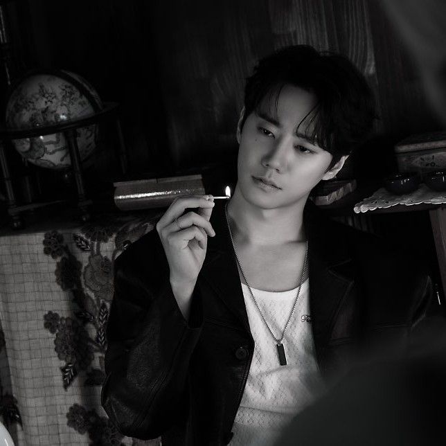 Behind-the-scenes cut of Lee Junyoung