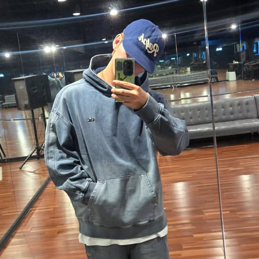 A moment captured by Daehyun (B.A.P)'s fan