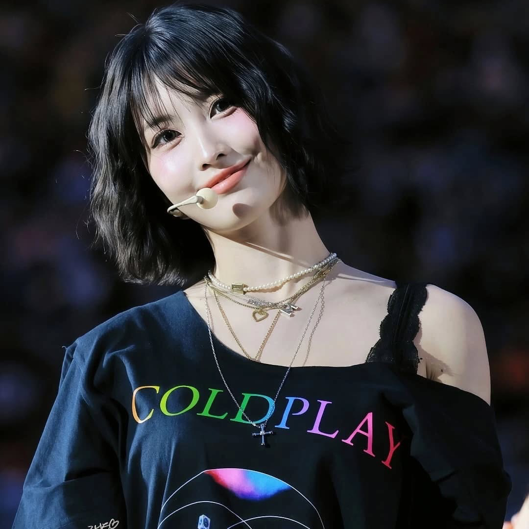 Momo (TWICE)的最新照片