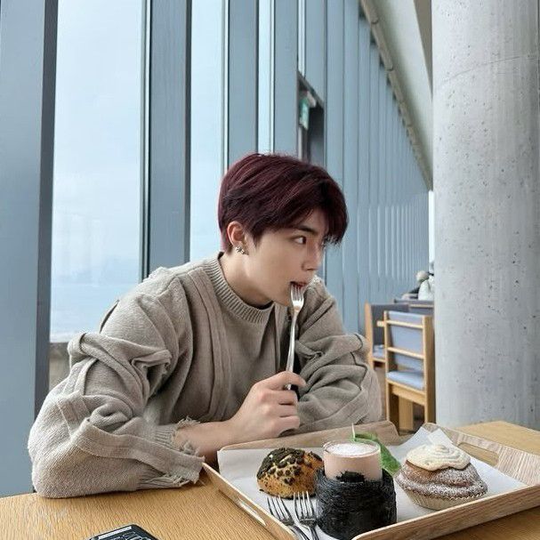 Latest photo of Park Gunwook (ZEROBASEONE)