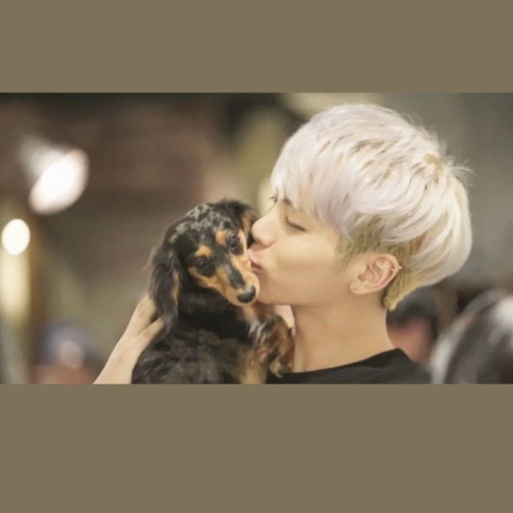 Behind-the-scenes cut of Jonghyun (SHINee)