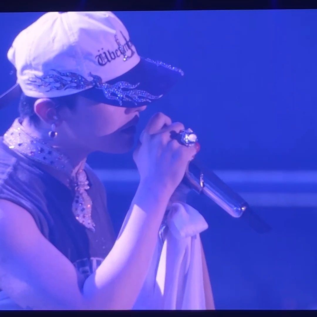 Foto terbaru G-DRAGON (BIGBANG)