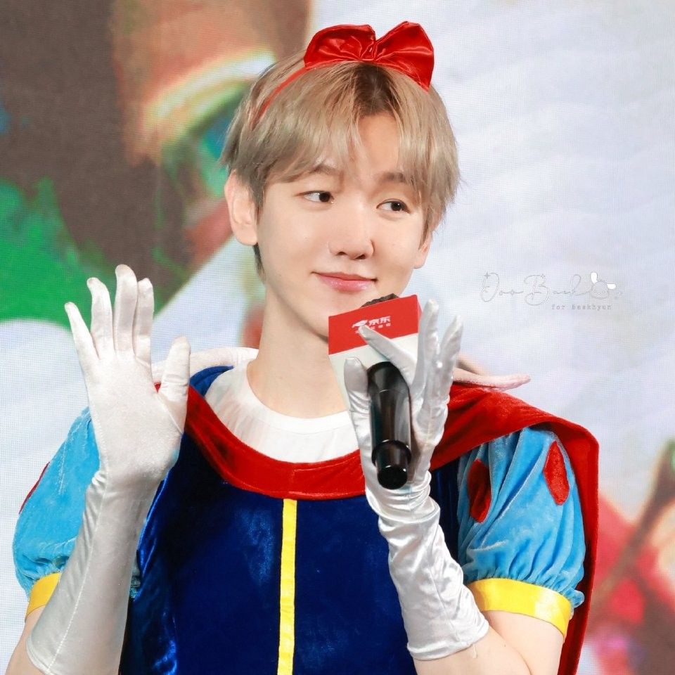 Foto aktivitas terbaru Baekhyun (EXO)