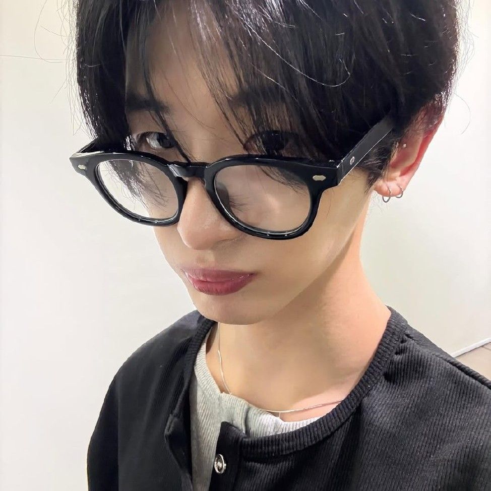Behind-the-scenes cut of Yu Junwon