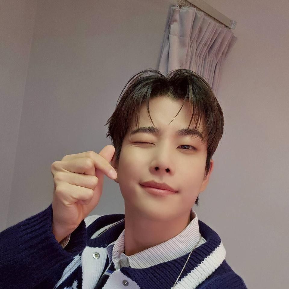 ASTROの舞台裏ショット