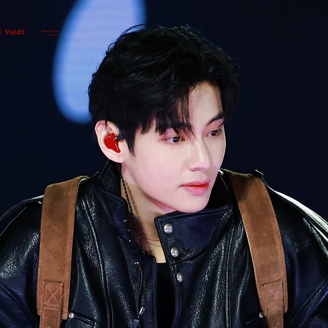 Foto aktivitas terbaru V (BTS)