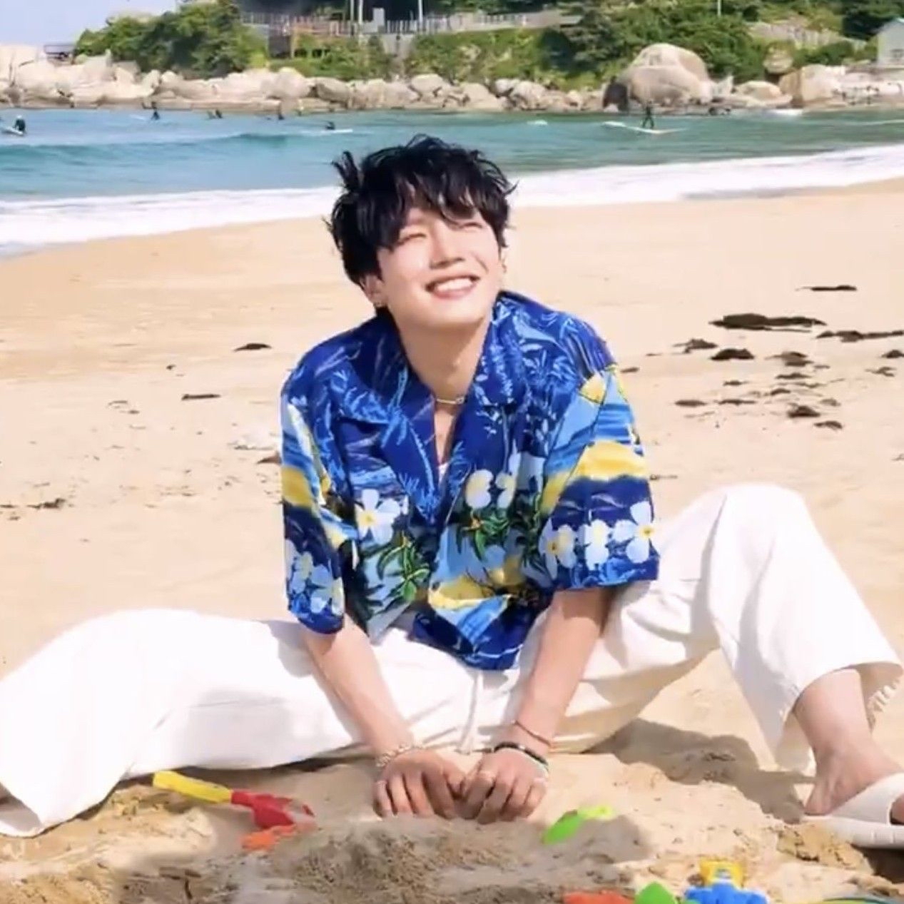 Behind-the-scenes cut of Lim Youngmin