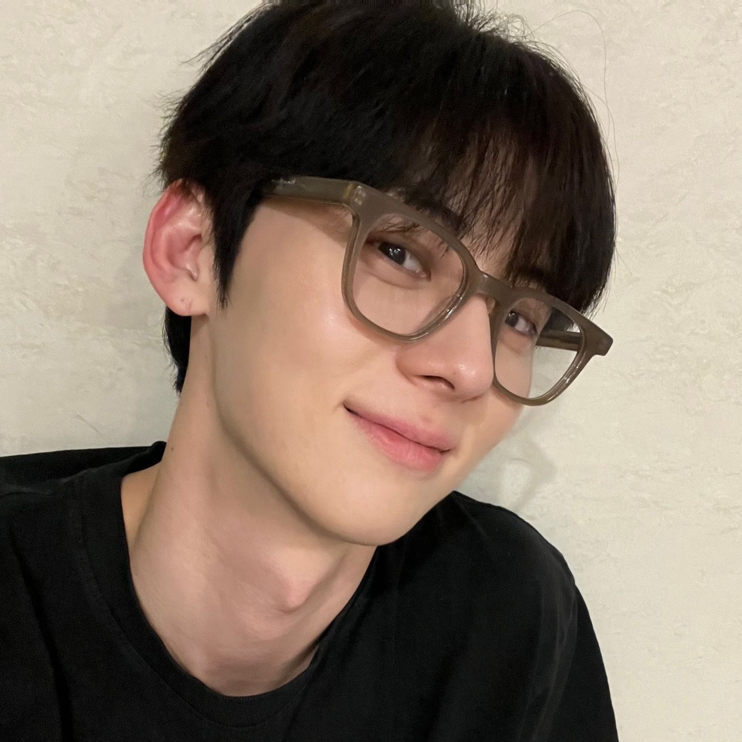 Foto aktivitas terbaru Hwang Minhyun