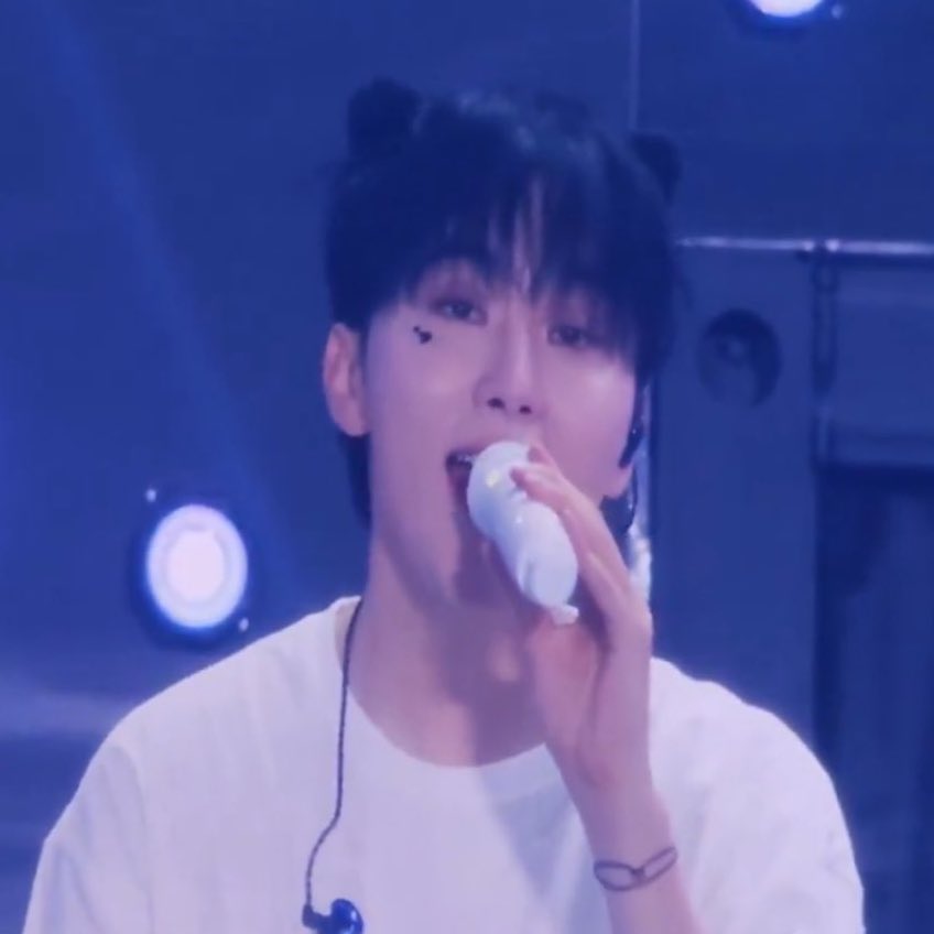 Recent activity shot of Seungkwan (SEVENTEEN)
