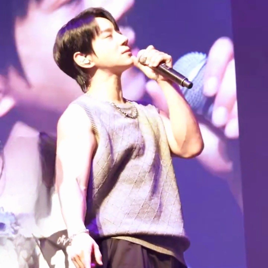 Momen yang diabadikan oleh penggemar Hwang Chiyeol