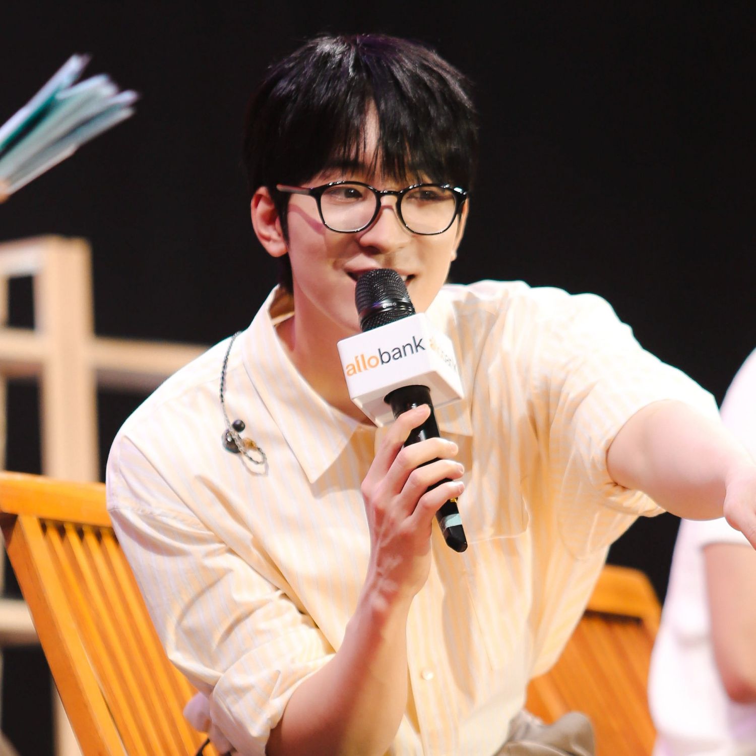 圓佑 (SEVENTEEN)的最新照片