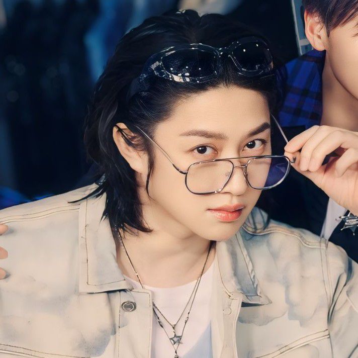 Latest photo of Heechul (Super Junior)