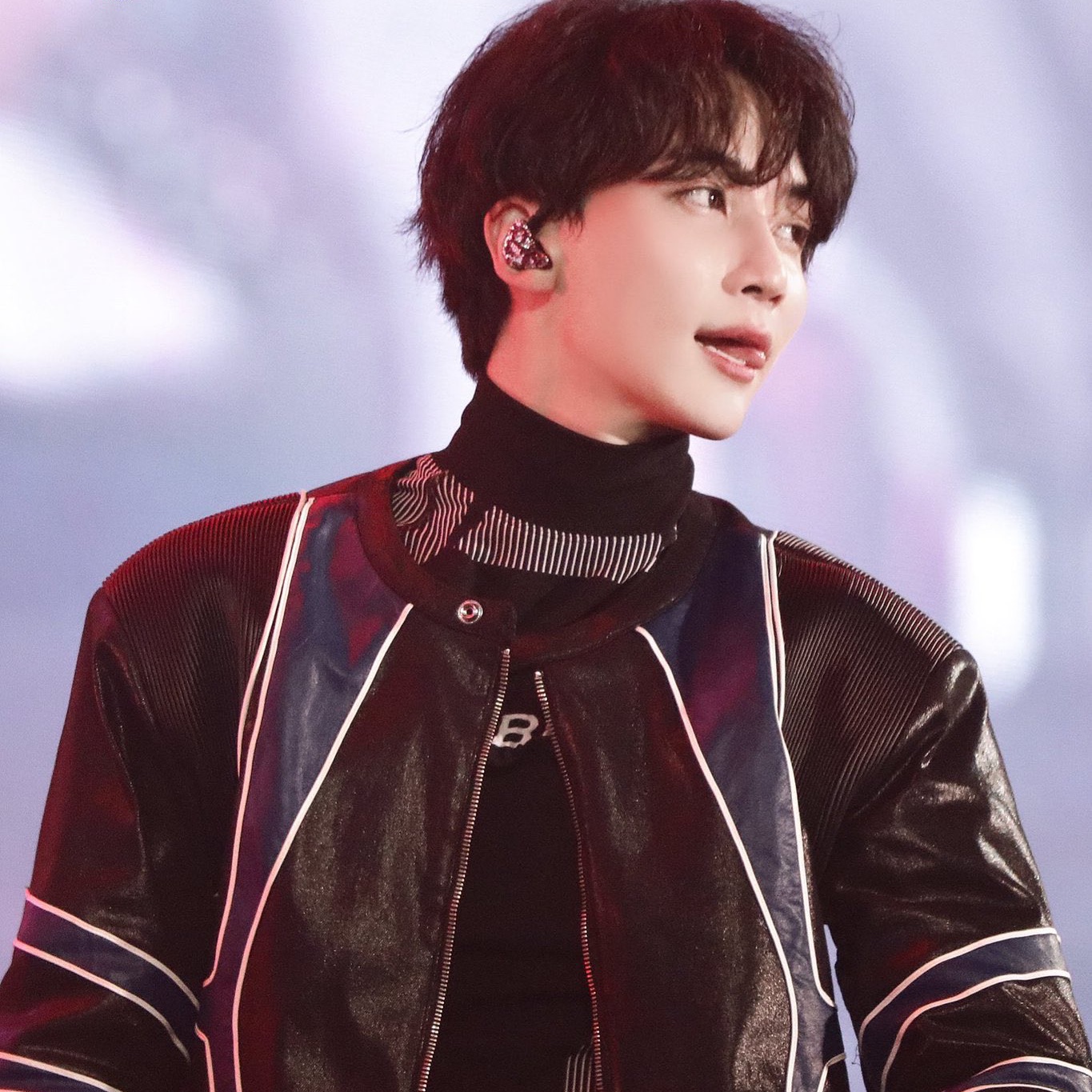 Recent activity shot of Jeonghan (SEVENTEEN)