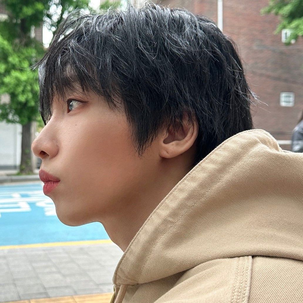 A moment captured by Jeong Sewoon's fan