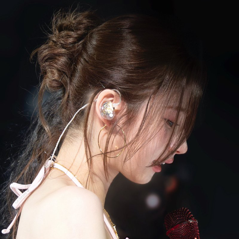 Foto aktivitas terbaru Sana (TWICE)