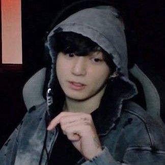 Foto aktivitas terbaru Jungkook (BTS)