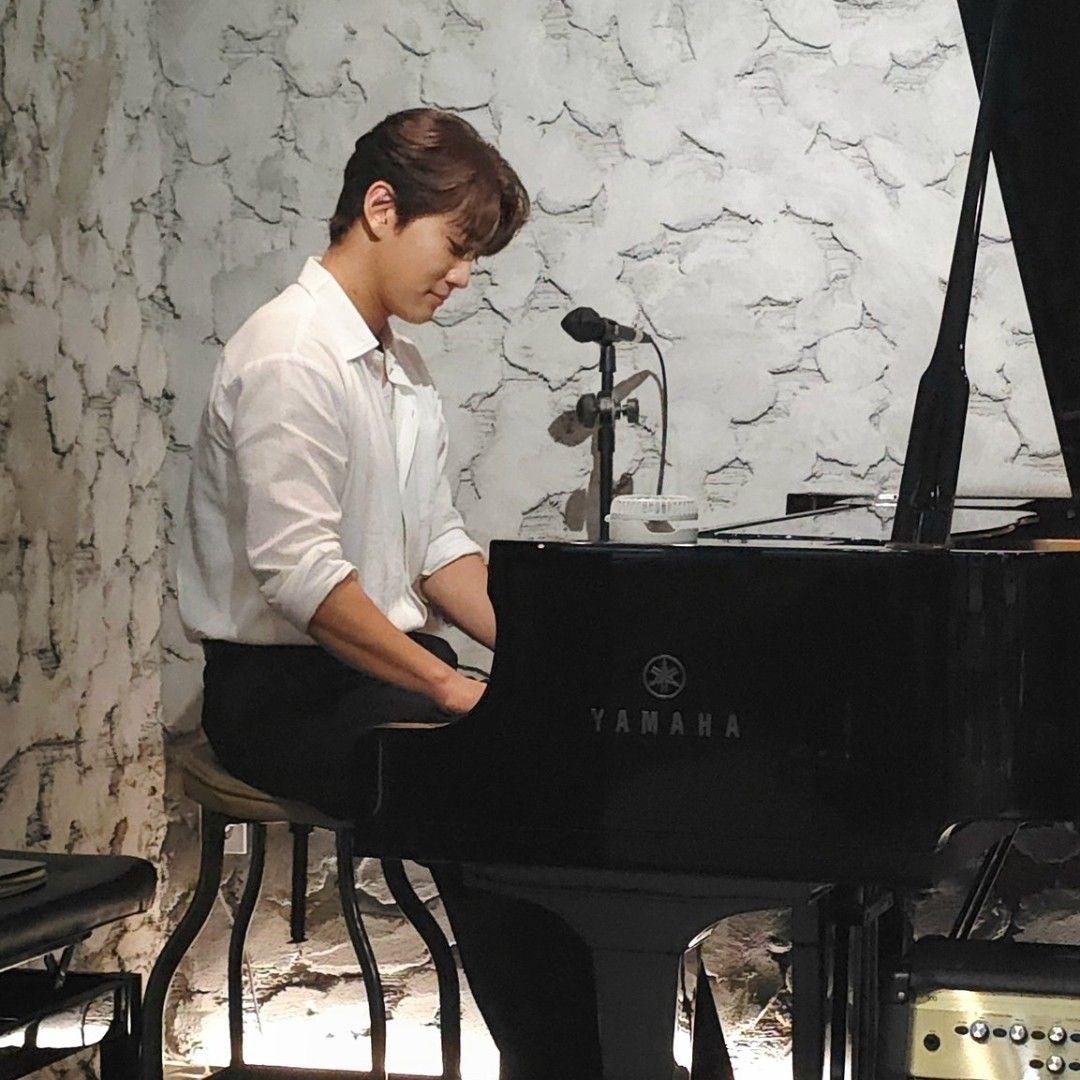 Recent activity shot of Hong Joochan (GoldenChild)