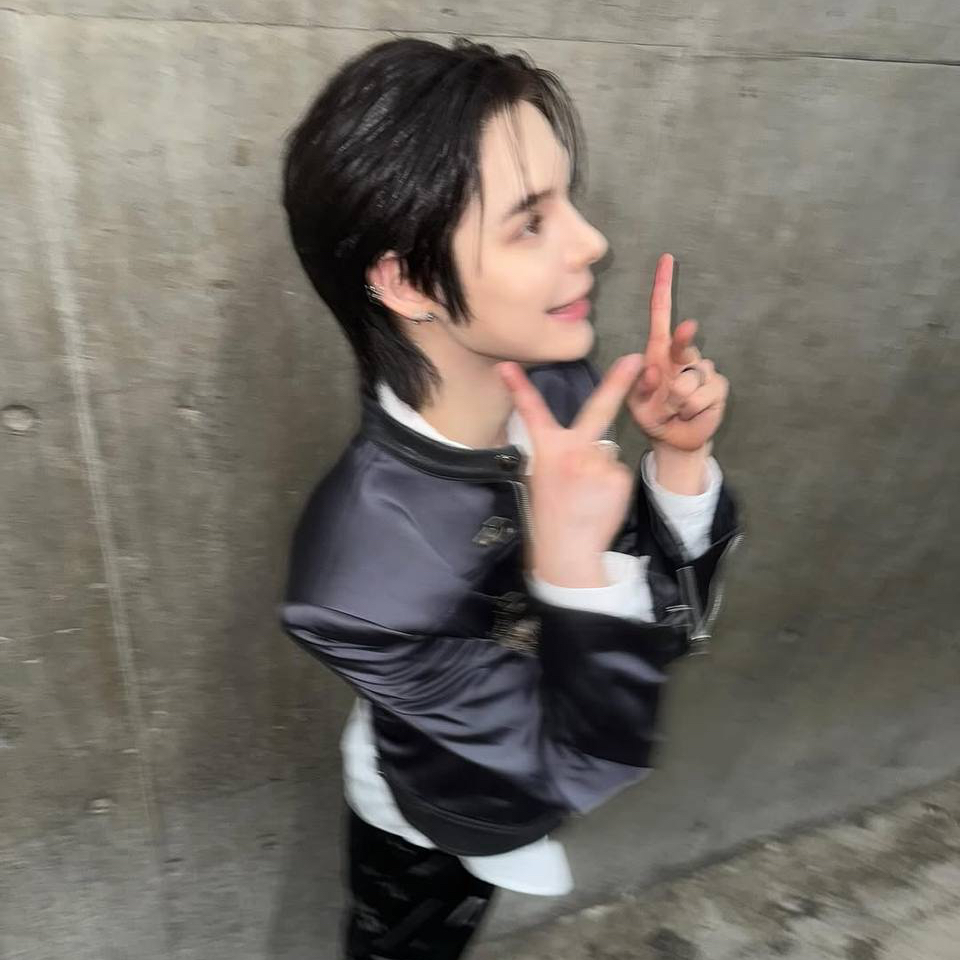 Behind-the-scenes cut of Justin (SMTR25)