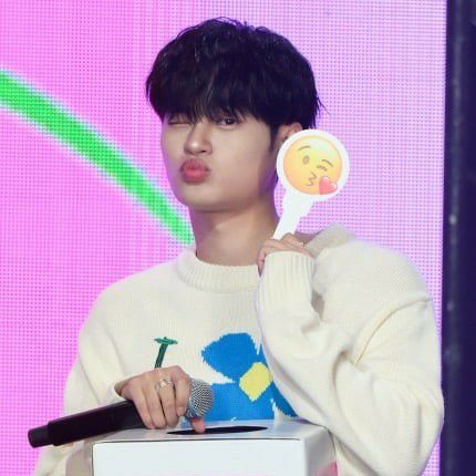 이대휘 (AB6IX)의 최신 사진