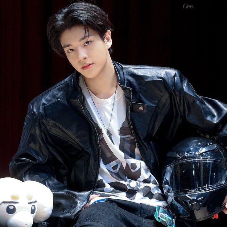 Latest photo of Jake (ENHYPEN)