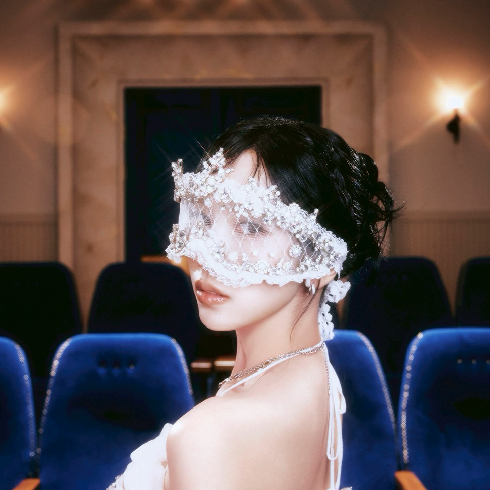 Momen yang diabadikan oleh penggemar Mina (TWICE)